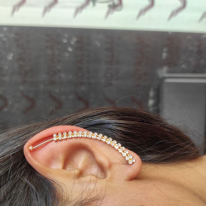Elegant ear cuff uploaded by Modern Womaniaa on 2/23/2022