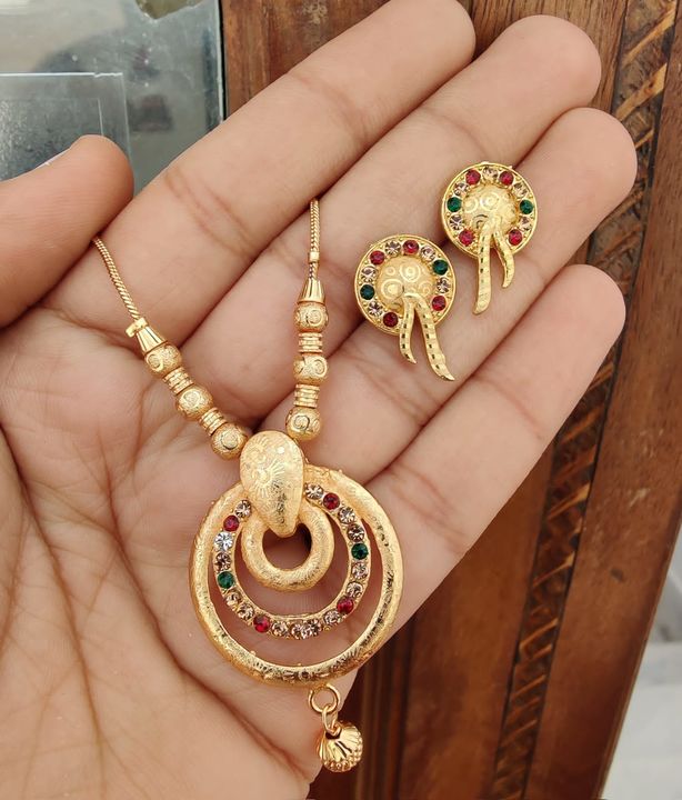 Beautiful Branded Quality Loket With Attached Chain And Beautiful Earings Set
💃💃💃💃💃💃💃💃💃💃💃 uploaded by Ruhani Garments on 2/24/2022