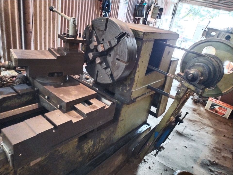 Lathe machine uploaded by business on 2/24/2022