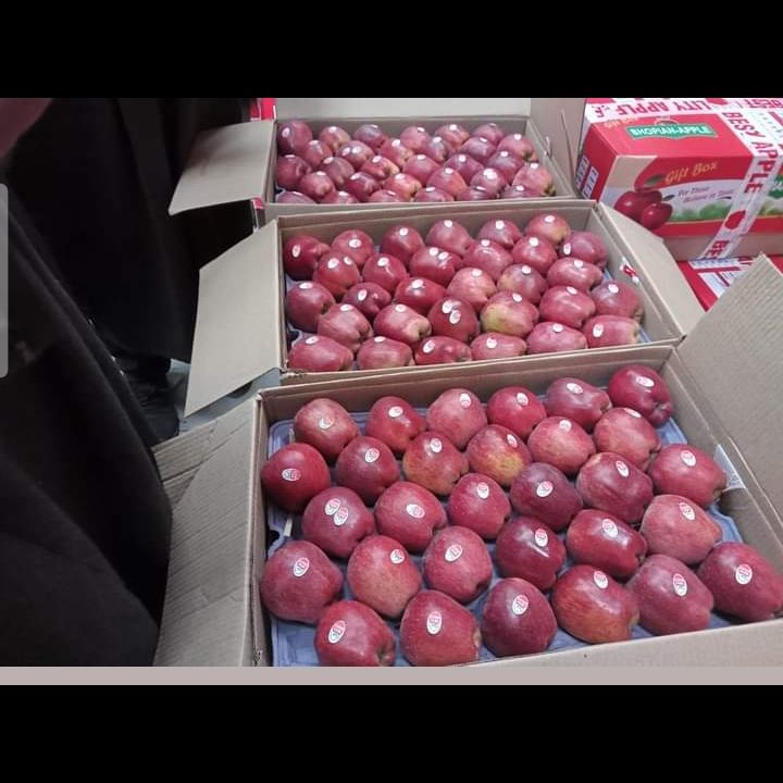 Apple box 10kg wzit uploaded by business on 2/25/2022