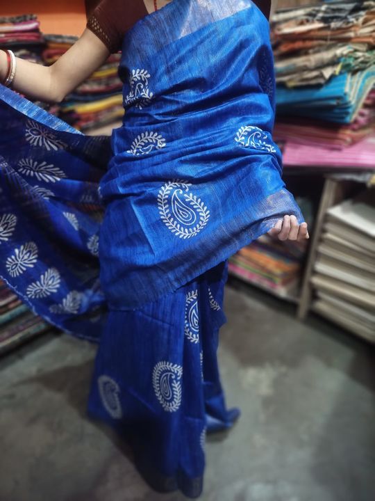 Post image I'm manufacturer of all types silk saree with beautiful prints 🎉🥀Handloom 100%silk saree with beautiful prints 🎉🥀 pure ghichha Tusshar.best quality...🎉🥀 &amp;No code.Plz contact me:- 9973191800