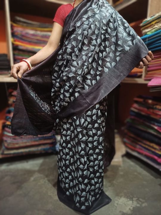 Post image I'm manufacturer of all types silk saree with beautiful prints 🎉🥀Handloom 100%silk saree with beautiful prints 🎉🥀 pure ghichha Tusshar 🎉 &amp; no code plz contact me:- 9973191800