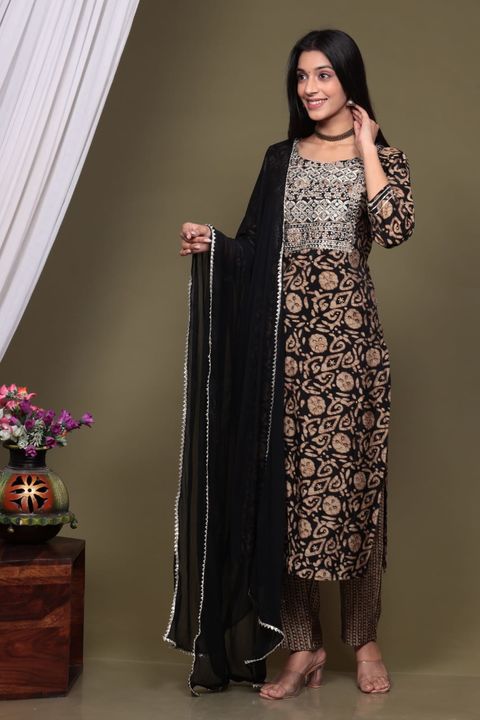 Women's kurta with  uploaded by business on 3/3/2022