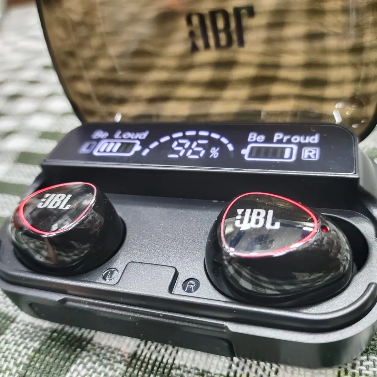 JBL airpod  uploaded by business on 3/3/2022