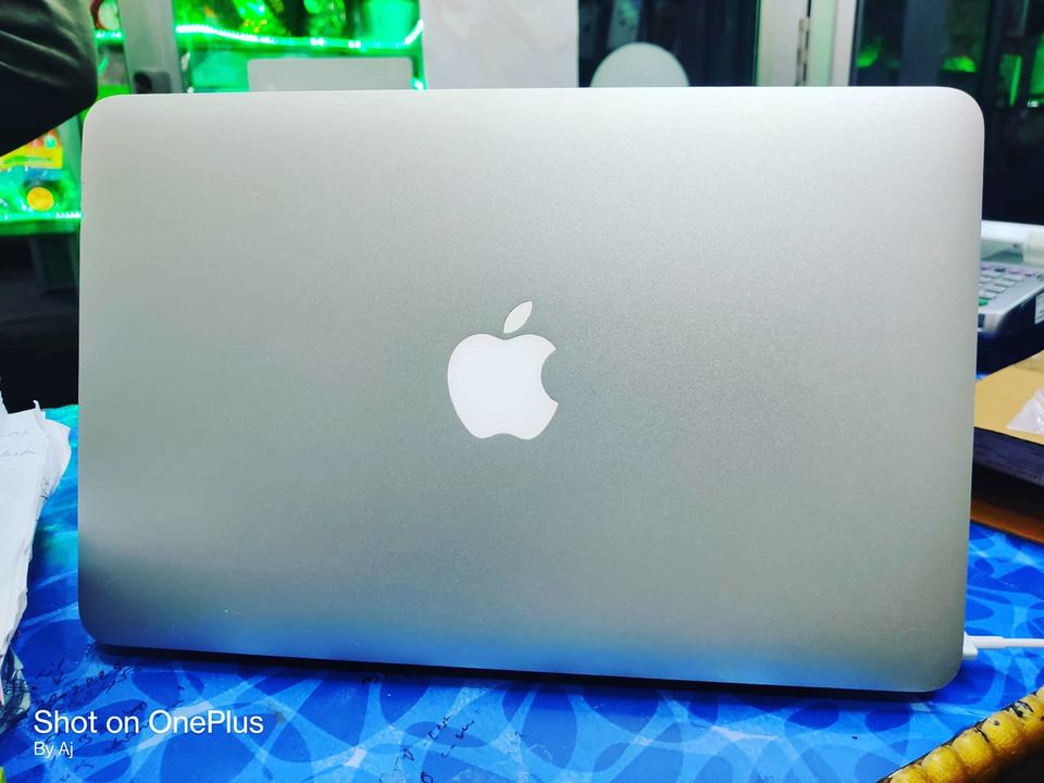 Macbook air line new condition uploaded by business on 3/4/2022