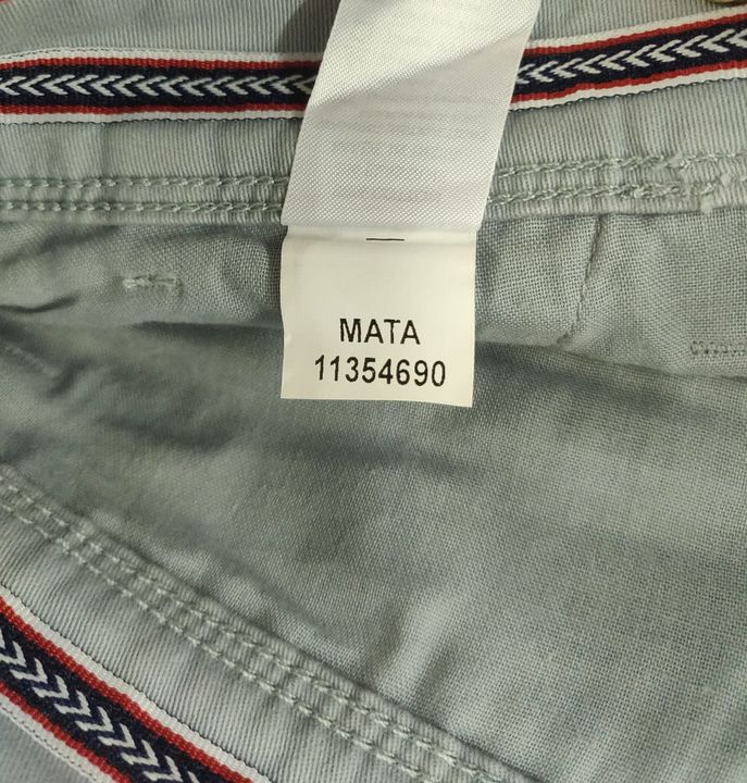 Post image *100% ORIGINAL MENS CHINOS TROUSERS CURRENT ARTICLE*

Brand: *ROADSTER [O.G]*
Fabric: chinos heavy fabric Lycra-75%, non lycra-25% 
Colors: 10-12 as per pics
Fit: Slim fit
Sizes: 28 to 36
Qty: 1000
Moq: 100
Price 450/-
Condition:fresh with single piece polybag packing with mrp tags *Rs.1499/-*

Note:-
💥 *All are original fresh stock,  Variety of collections best for retail shops*

💥 *Entire stock available with us, Ready for dispatch*