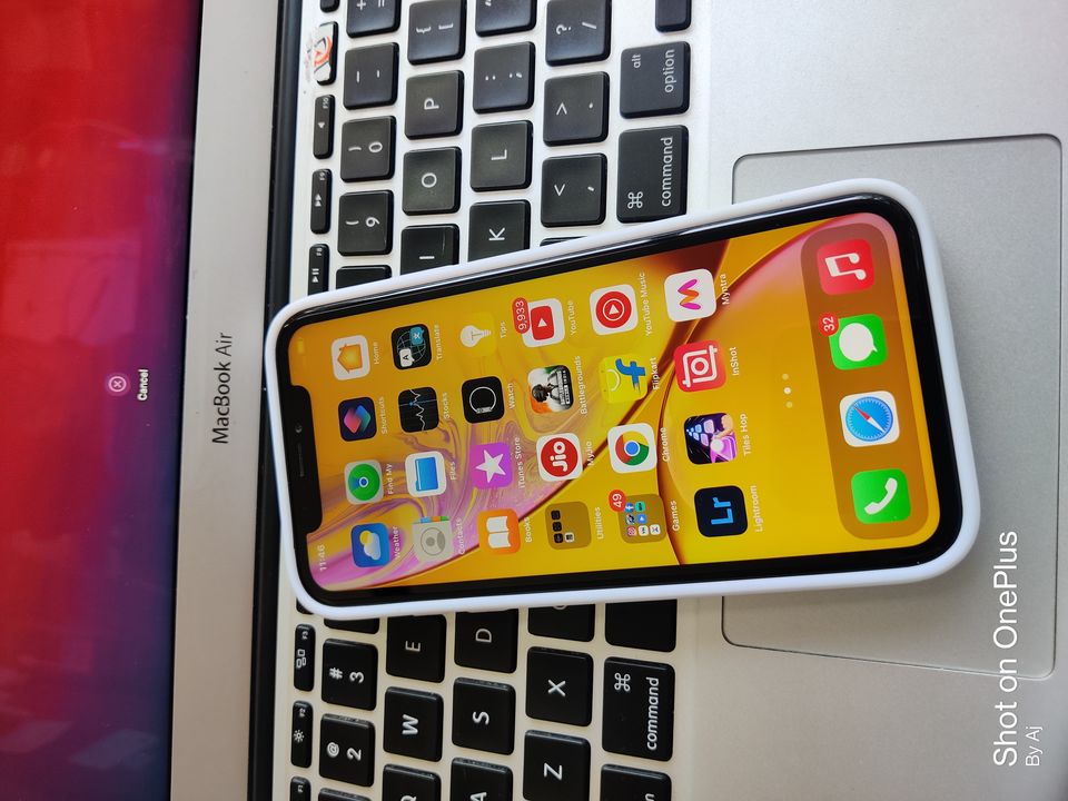 iPhone xr 64gb in good condition uploaded by A.J. COMMUNICATION on 3/8/2022