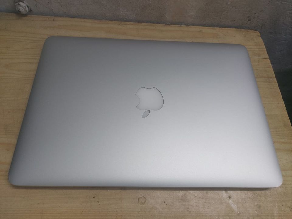 Apple Macbook pro A1502 uploaded by business on 3/9/2022