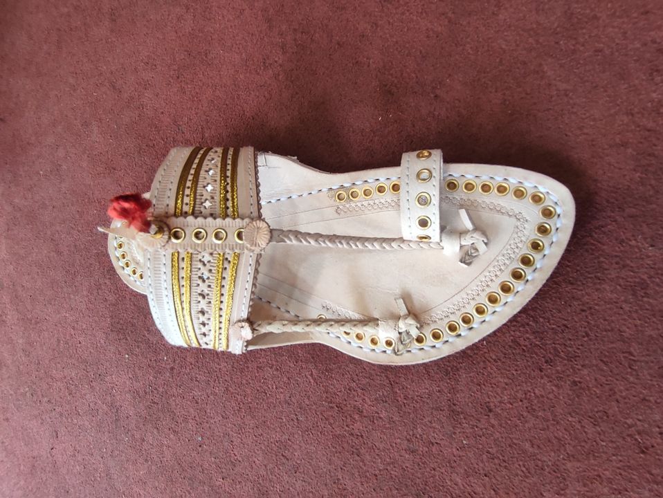 Kolhapuri chappal jens size 6,7,8,9,10,11 what's up number uploaded by business on 3/11/2022