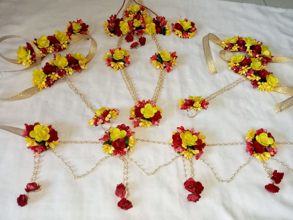 Post image Flower jewellery set for baby shower
