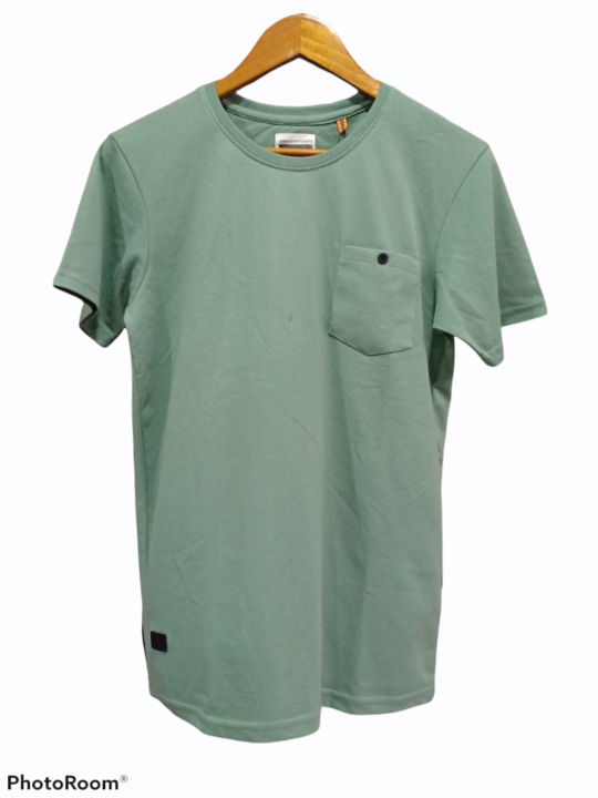Plain round neck T-shirt  uploaded by business on 3/12/2022