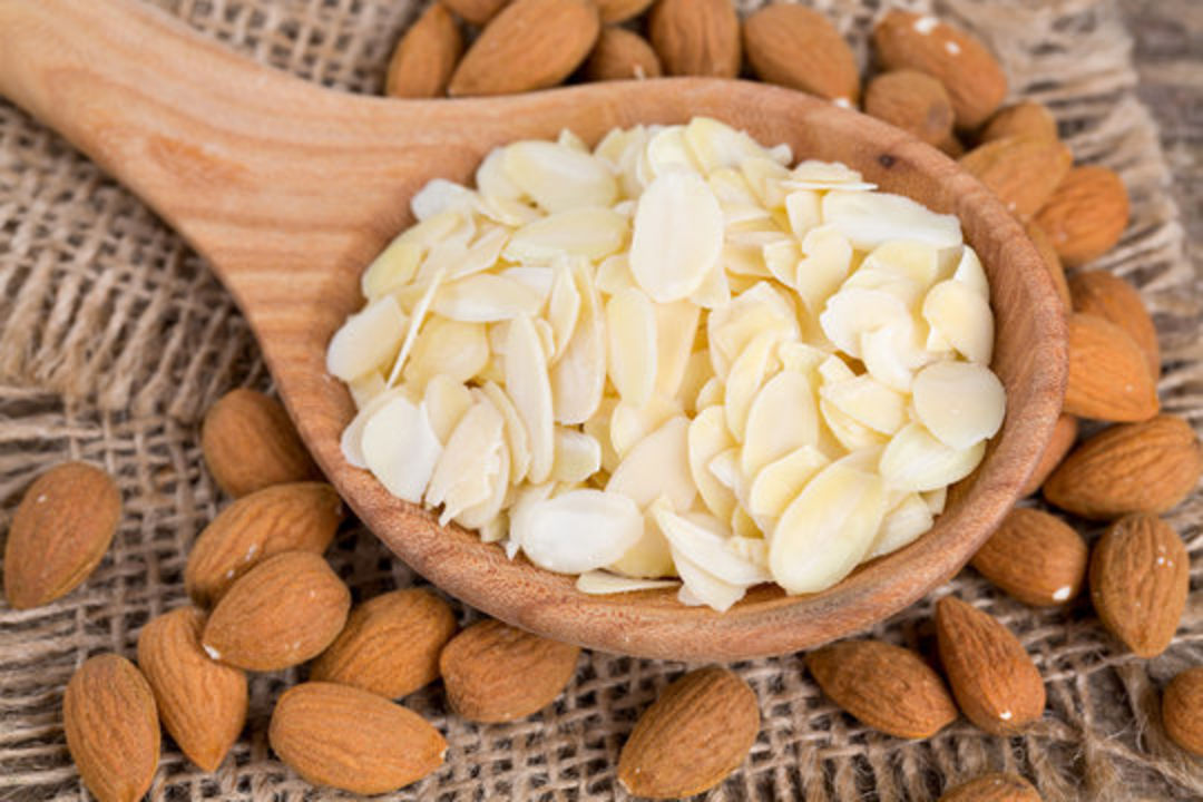 Almonds Sliced White chips uploaded by Vishnupatni Udyog Private Limited on 3/12/2022
