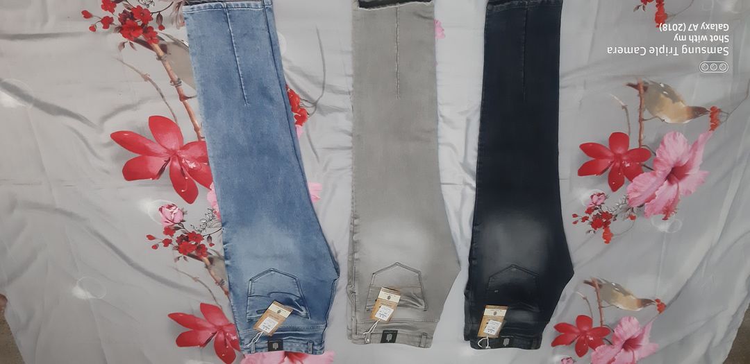 Men's jeans uploaded by business on 3/13/2022