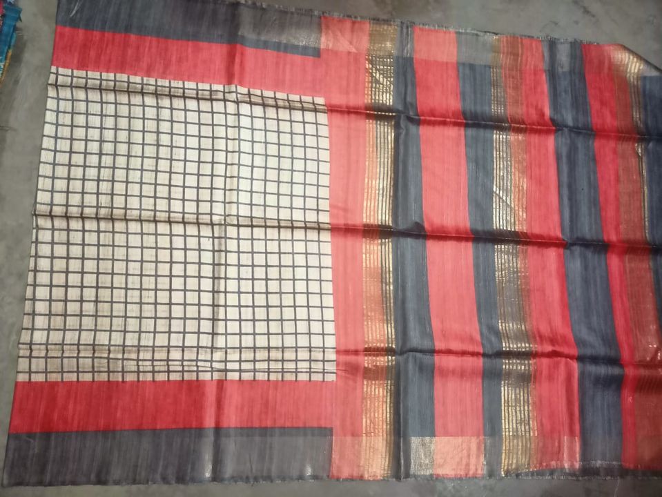 Handloom 100% silk sarees with beautiful prints 🎉🥀 uploaded by Handloom silk saree. on 3/14/2022