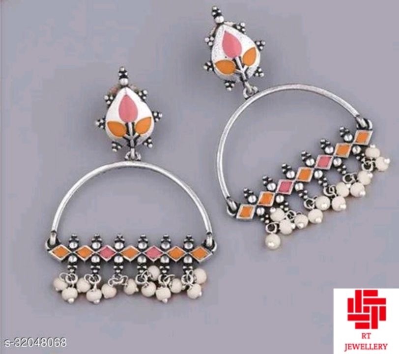Post image I want 2 pieces of Shimmering Chic Earrings.