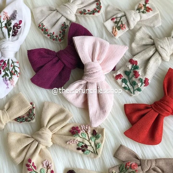 Embroidery bow uploaded by The_scrunchies_shop on 3/18/2022