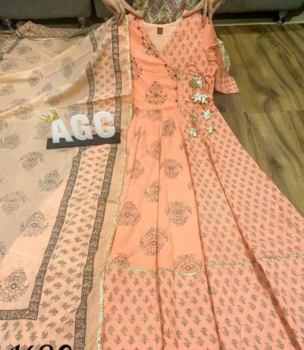 Post image I want 30 pieces of I need copy of AGC kurties n pakistani suits.