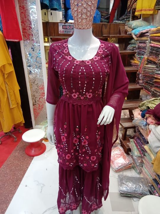Post image I want 5 pieces of Is type ke sarar suit agr 450ki rates me ho to contact kre.