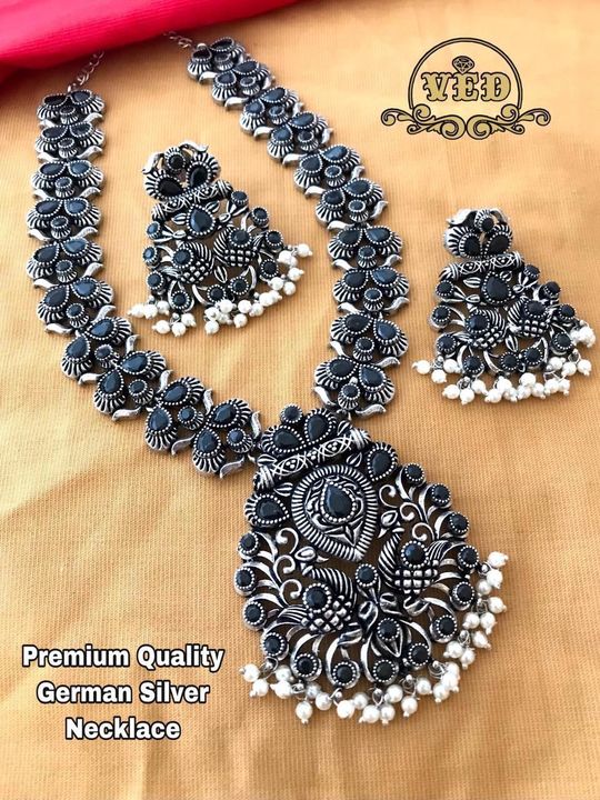 Premium quality necklace set uploaded by business on 3/19/2022