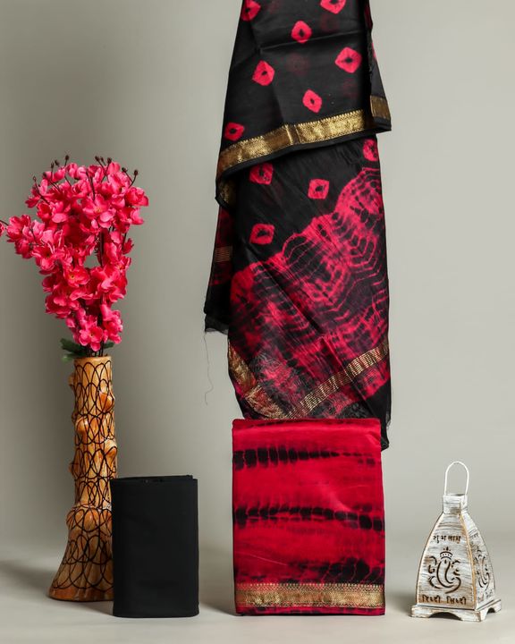 Post image Exclusive New Hand block printed Maheshwari Silk zari border Suits Pieces👌👌
Top nd dupttas Maheshwari silk (2.50×2 mtrs)Dupatta width 44Bottom cotton (2.50 mtrs)
Price 2350