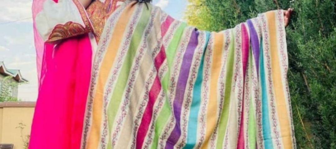 Factory Store Images of LONE SHAWLS (Pure pashmina) 