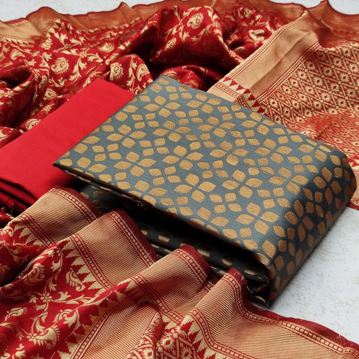 Post image 💐 *Vedika Creation* 💐
 *Present New Banarasi Suit*
Catlalog : Banarasi suit
Fabric detail
👗Top : Banarasi Silk ( 2 MTR)

👖Bottom : Taffeta ( 2 MTR)
🧣Dupatta : Banarasi Silk (2.10 MTR)
New Rate : 740+S
Single available
💯% Best Quality
