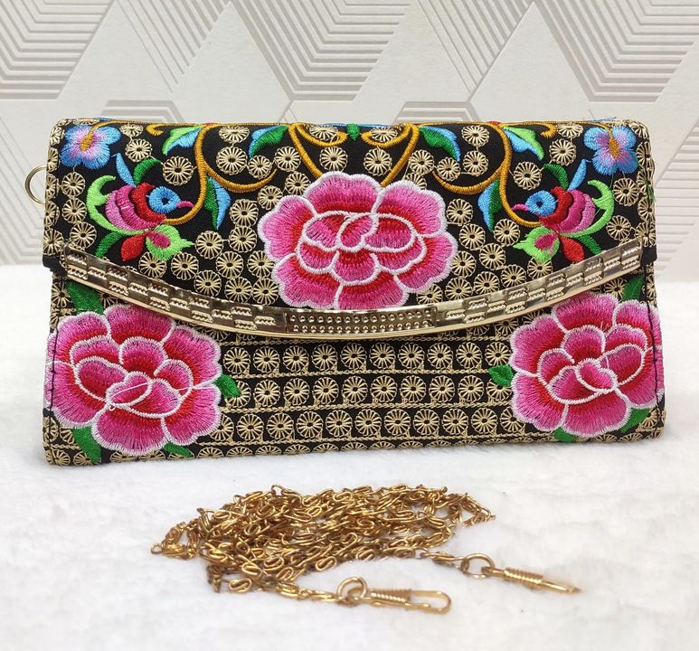Post image GORGEOUS CLOTH WALLET
➣ Stylish &amp; Trendy.➣ Handy + Can Be Used As Sling.
➣ Perfect for Daily Use.
➣ Four Main Compartment.
➣ Long Golden Chain Provided.
➣ Size of Sling: H: 8" , L: 4.5".
➣ Rich Quality.
➣ Made in India 🇮🇳.
➣ Video Provided For Specifications.
Price: 300+ SHIPPING 🤩