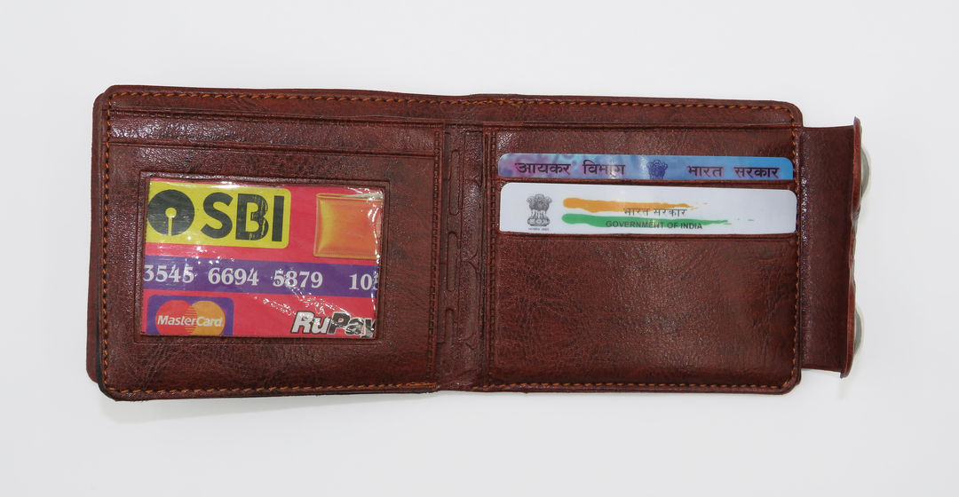 Magnet Coin Pocket Brown Wallet uploaded by Romanni Enterprises on 3/22/2022