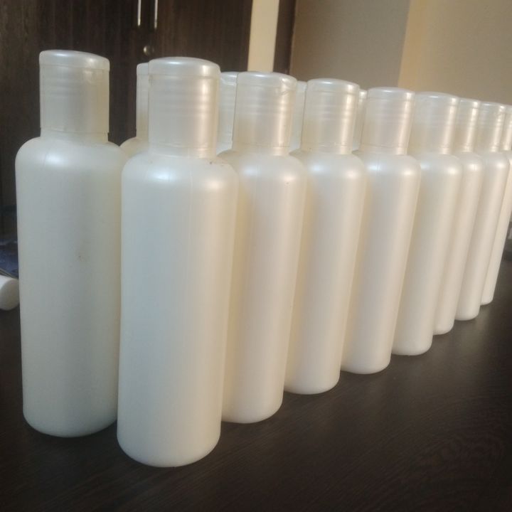 Post image Organic Shampoo Available for Bulk and reselling.Onion ShampooAloevera ShampooHibiscus Shampoo... much more 
Ya apne Brand ke liye Shampoo banwayen.Contact - 9821090949