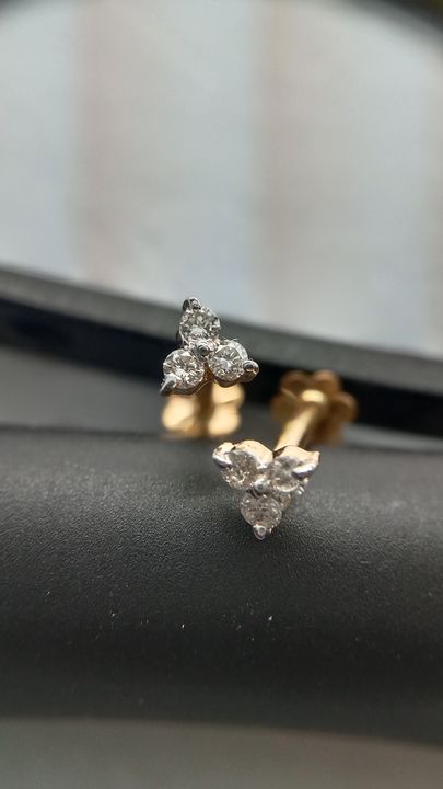 Diamond gold ear pin uploaded by Mahika Gems on 3/26/2022