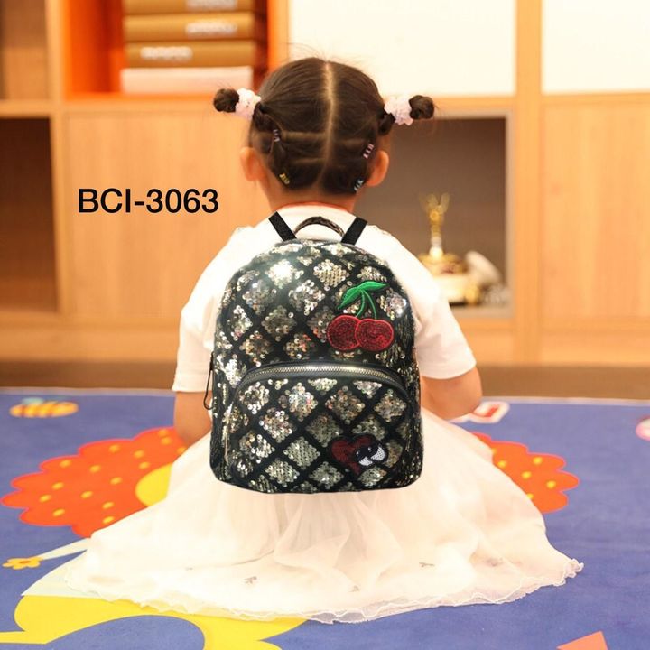 Post image *New Sequins backpack*
*Model Number- 3063**Height- 11.5 Inch**Width- 9.5 Inch**Base- 4.5 Inch*
*Price- *300*😍😍😍