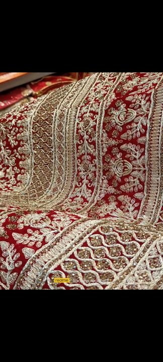 Post image Lhanga bridal 🥰 ind cost.. price.5000 se start hai ak se ak Brite mil jayegi apko 🤍😊