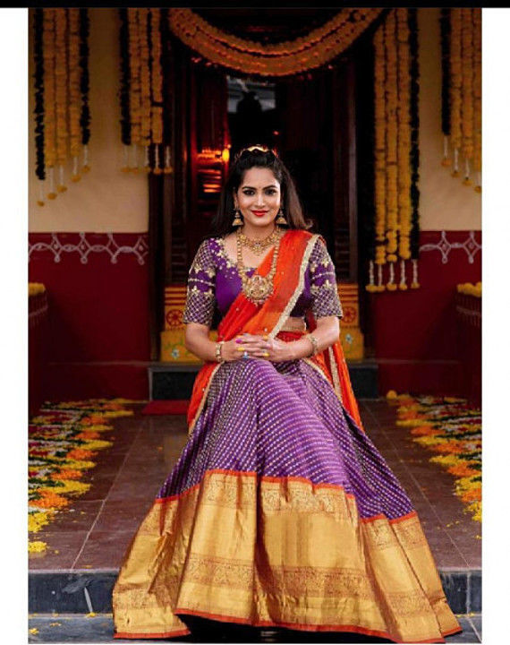 *#81403*
*PRESENTING 💃💃NEW DIWALI 🥳SPECIAL DESIGNER LEHENGA CHOLI DUPPTTA *

🤩🤩🤩🤩🤩🤩🤩
Featu uploaded by Sandhya collections on 10/16/2020