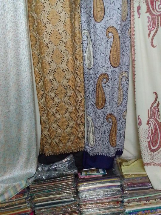 Shawl uploaded by Pashmina Shawls and suits blankets sarees stools on 3/29/2022