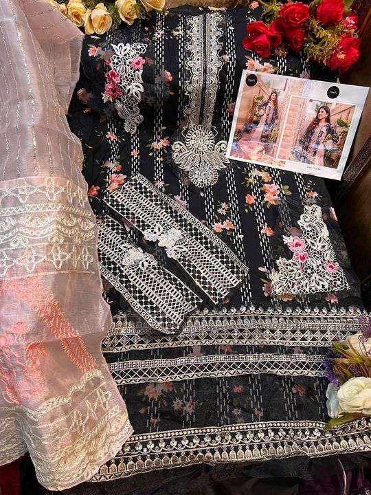 Pakistani suit uploaded by New looks fabrics on 3/30/2022