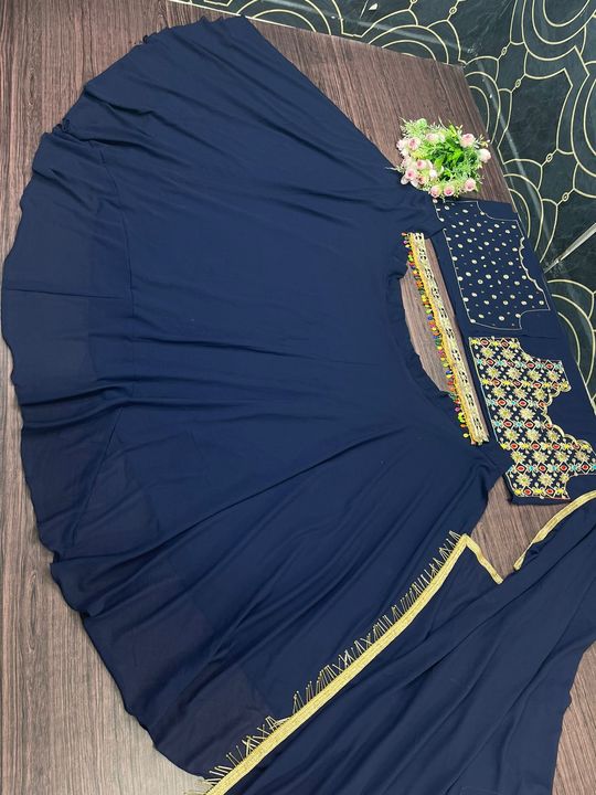 Product uploaded by Designer Sarees,Kurtis, Gowns. on 3/30/2022