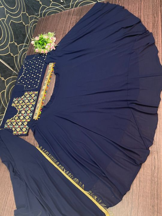 Product uploaded by Designer Sarees,Kurtis, Gowns. on 3/30/2022
