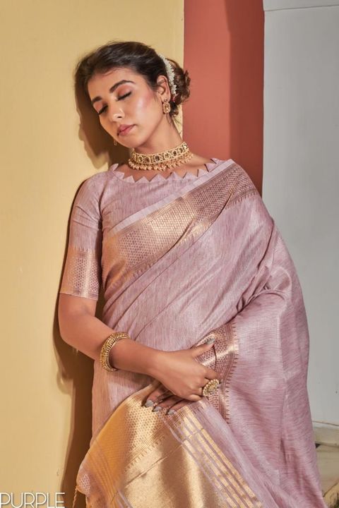 Post image *Nee arrival*Maheshwari silk weaving saree with zari woven pallu and zari woven border with zari woven blouse piece
*Rate - 1200+/-&amp; only*
Premium quality assured Ready stock available