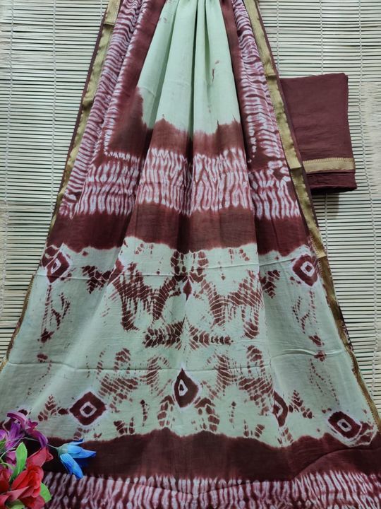 Cotton zari saree with blouse block print uploaded by business on 3/31/2022