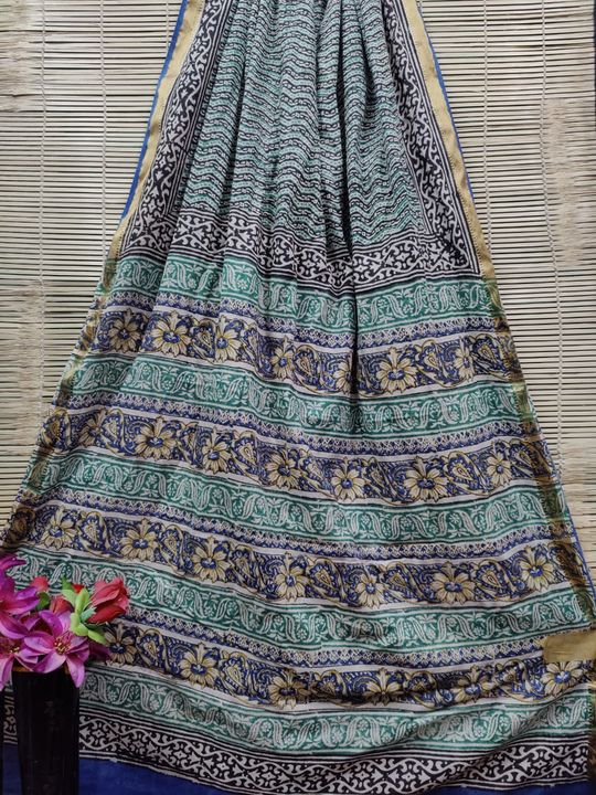 Cotton zari saree with blouse block print uploaded by business on 3/31/2022