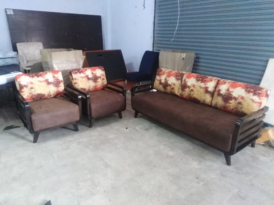 Wooden sofa uploaded by Furniturewaale on 3/31/2022