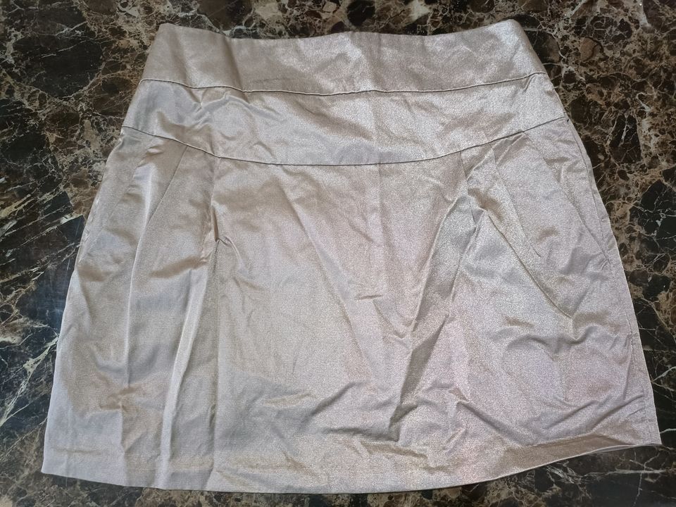 Short skirt uploaded by business on 4/1/2022