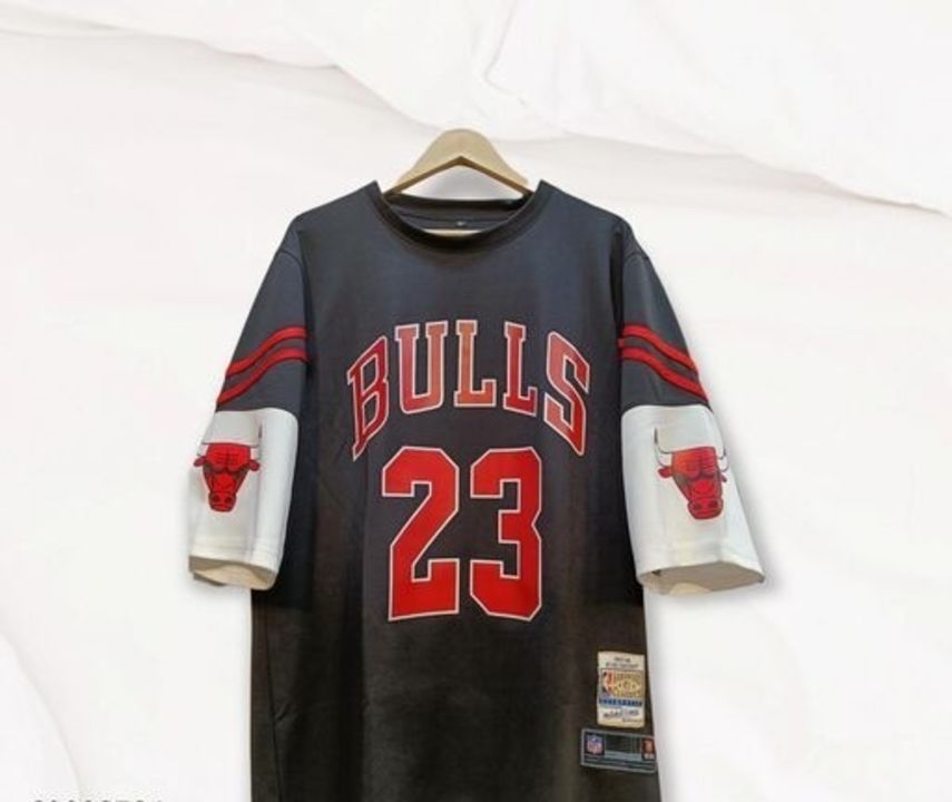 Bulls drop shoulders jersey uploaded by business on 4/1/2022