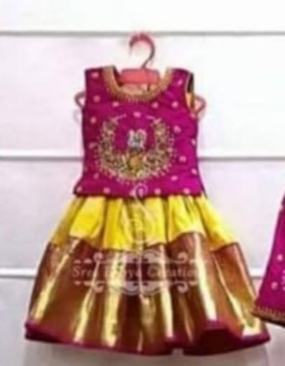 Post image I want 1 pieces of I want kids dress wich I Show in sample pic
Can anybody supply that? 
I whant that with cod .