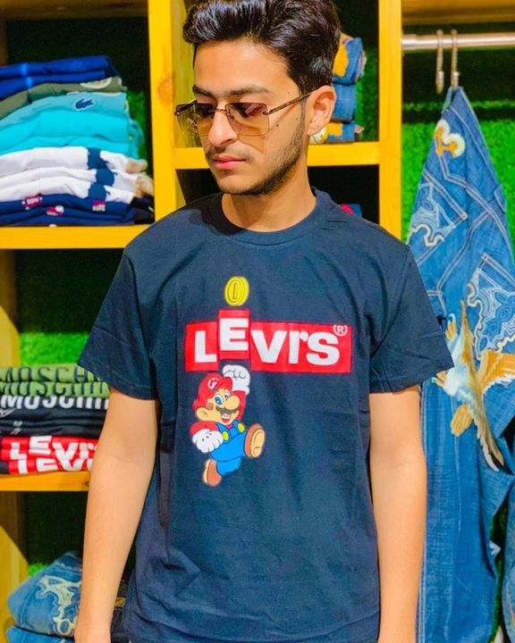 Levi's T-shirt uploaded by business on 4/4/2022
