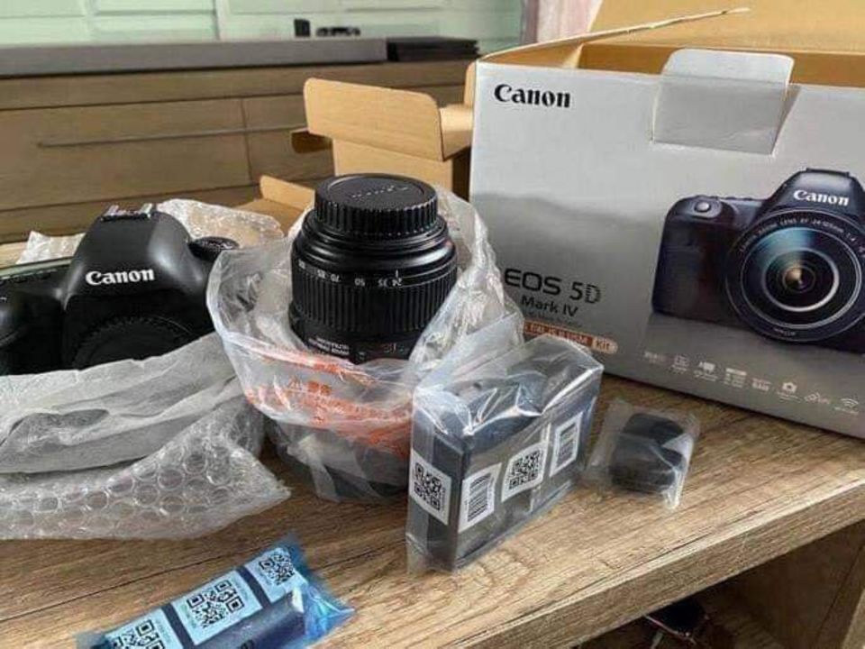 5D mark iv  uploaded by Wholesale new Mobile on 4/5/2022