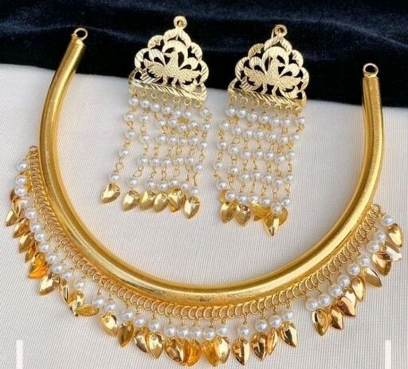 Twinkling Bejeweled Women Jewellery set uploaded by business on 4/6/2022