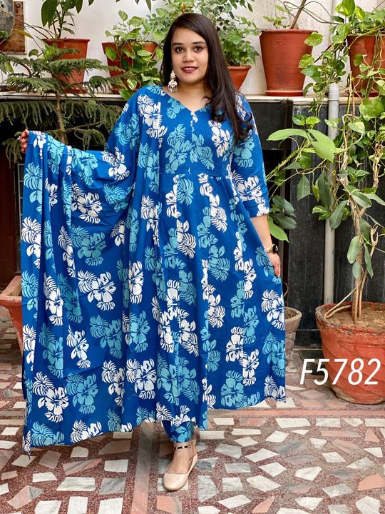 Post image I want 50 pieces of I want Jaipur Designer block print  kurtis and suits set .