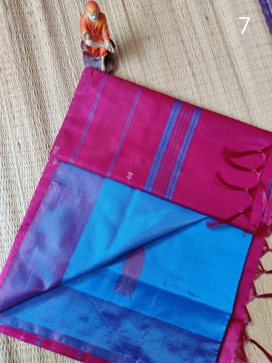 Post image 🖤These Sarees are Handwoven 
💜Elegant traditional designs by our mastered weavers of Tamilnadu 
❤️Vibrant and mild color combinations with contrast pallu and beautiful tussels
⚠️Saree without blouse
〽️Saree length around 5.5m
✅Dry wash only 
⭕Thread pulls, thread missing, knots, small holes, thread overlaps and patches are not considered as damage because it's usual in hand weaving,it's the beauty of handweaving

🥻It's dual color shade
🎨So there might be 5% color variations
 *Price : 1150+$*

👉🏻We have taken maximum efforts to capture the actual color , however - Always have an understanding that actual saree is one shade lesser or darker than the picture due to photography effect 
❌No return and no exchange if any damages without proper parcel opening video from the start to end