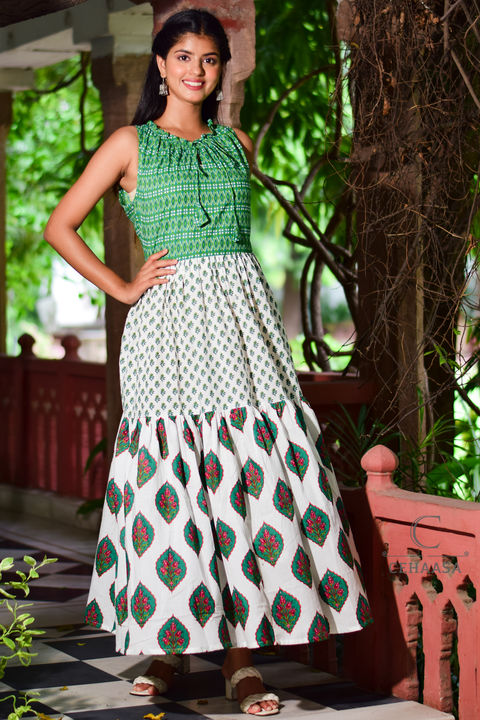 Ethnic dress for women uploaded by business on 4/6/2022